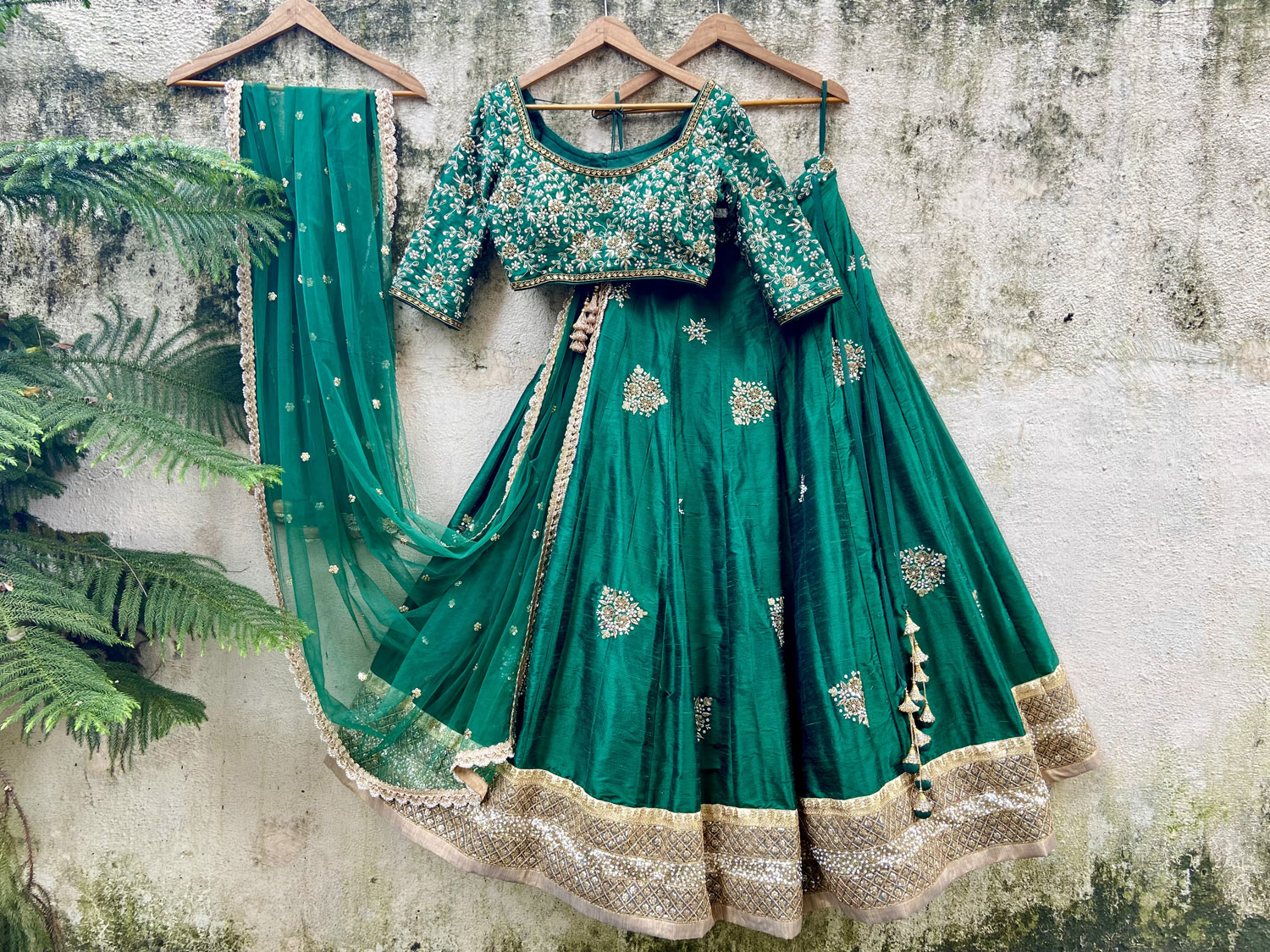 Emerald Green Raw Silk Lehenga Set - Fashion Brand & Designer Priti Sahni 4
