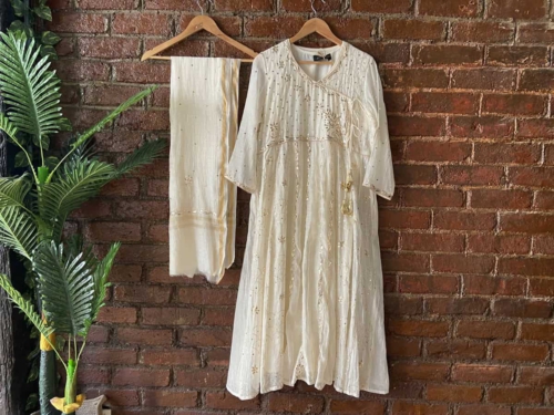 Offwhite Chanderi Lucknowi Kurta Set Lucknow Express Offwhite Chanderi Lucknowi Kurta Set Lucknow Express